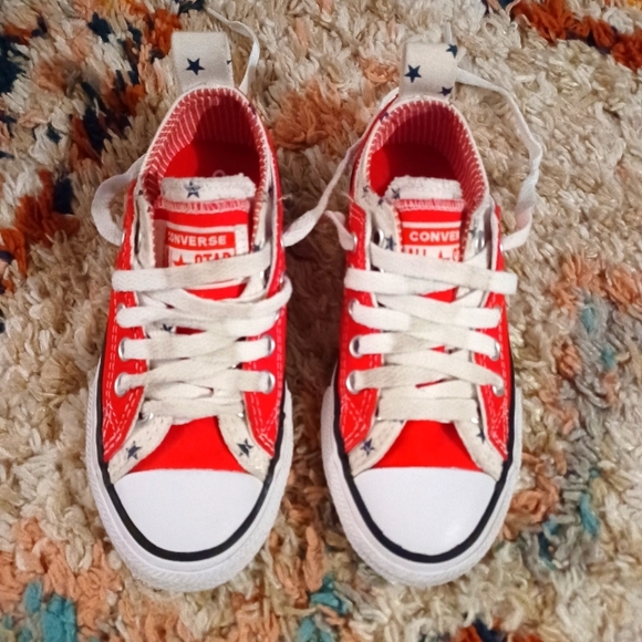 Converse Double Tongue/Canvas • Red & White With Blue Stars • Kids Size 11 - Picture 2 of 11
